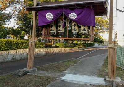 秋祭り、御神灯が立った 五字(ごじ)神社秋祭り